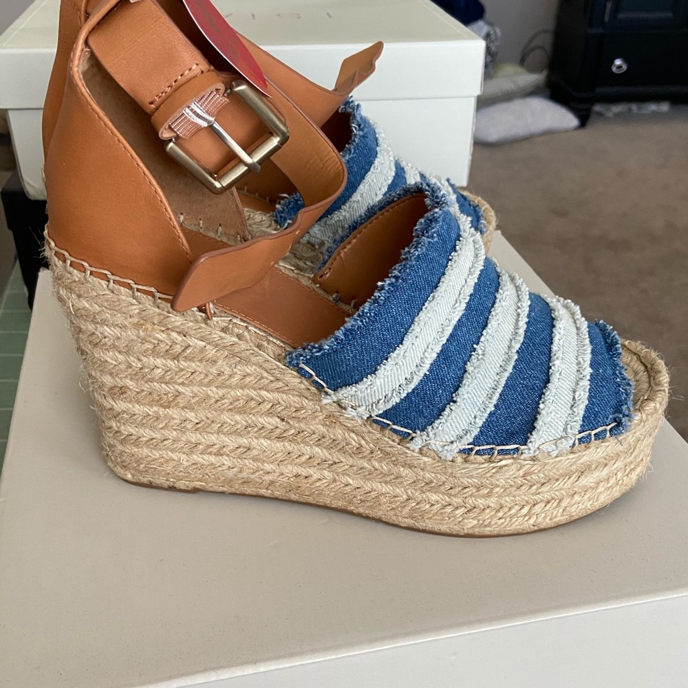 Evereve Marc Fisher Adria wedge